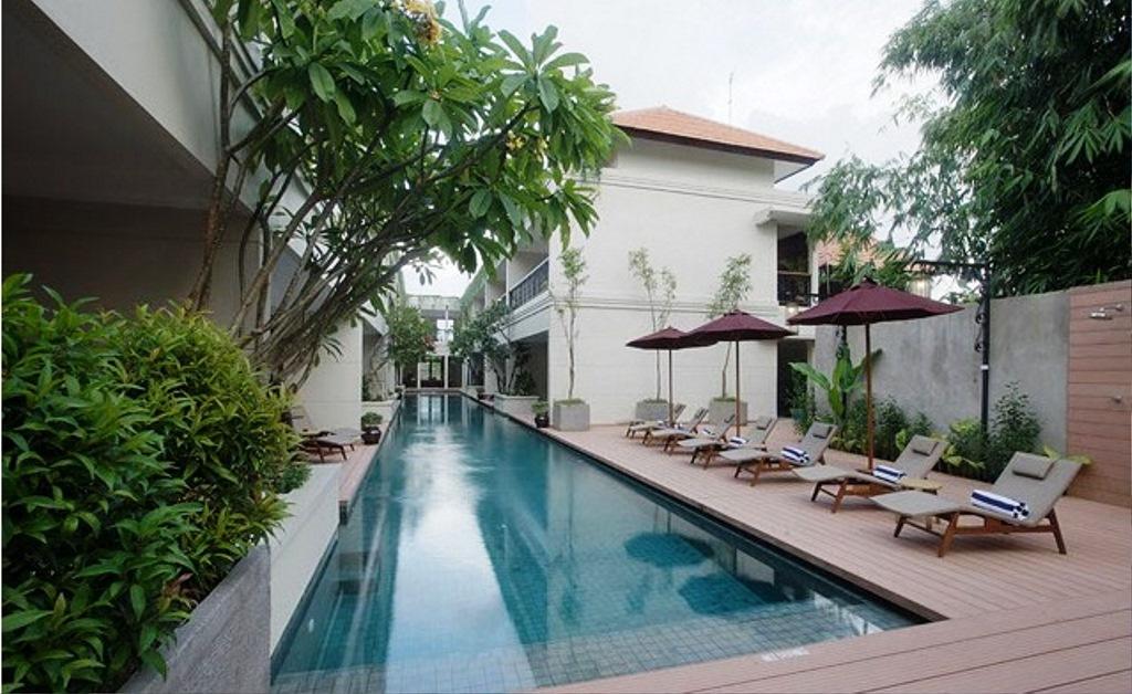 Lagoon Hotel