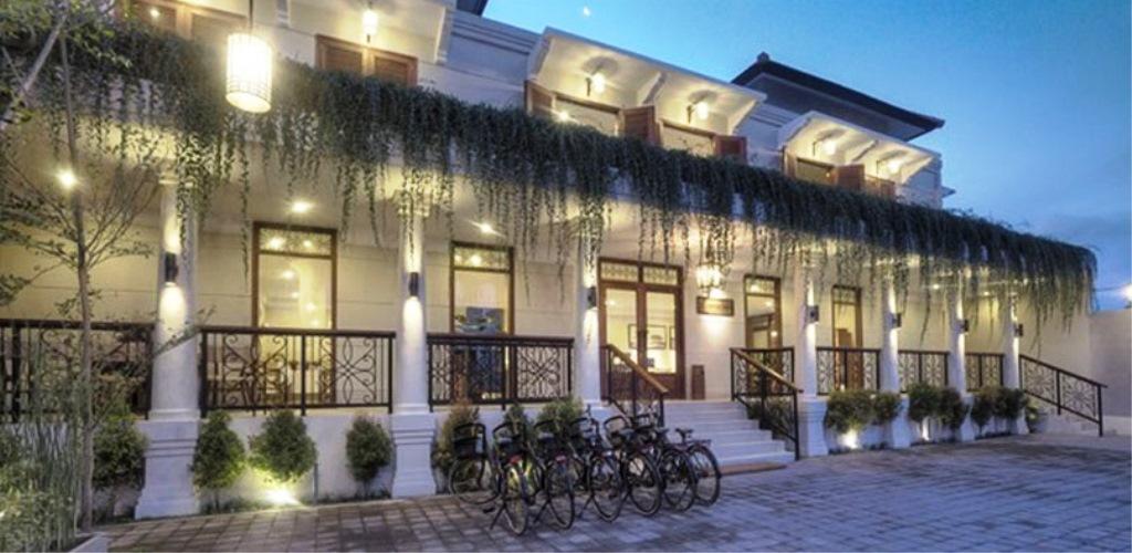 Lagoon Hotel