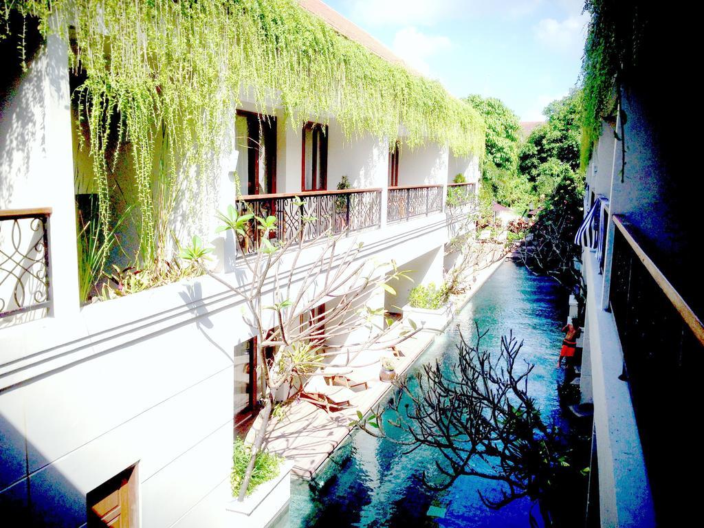 Lagoon 3* Seminyak (Bali)