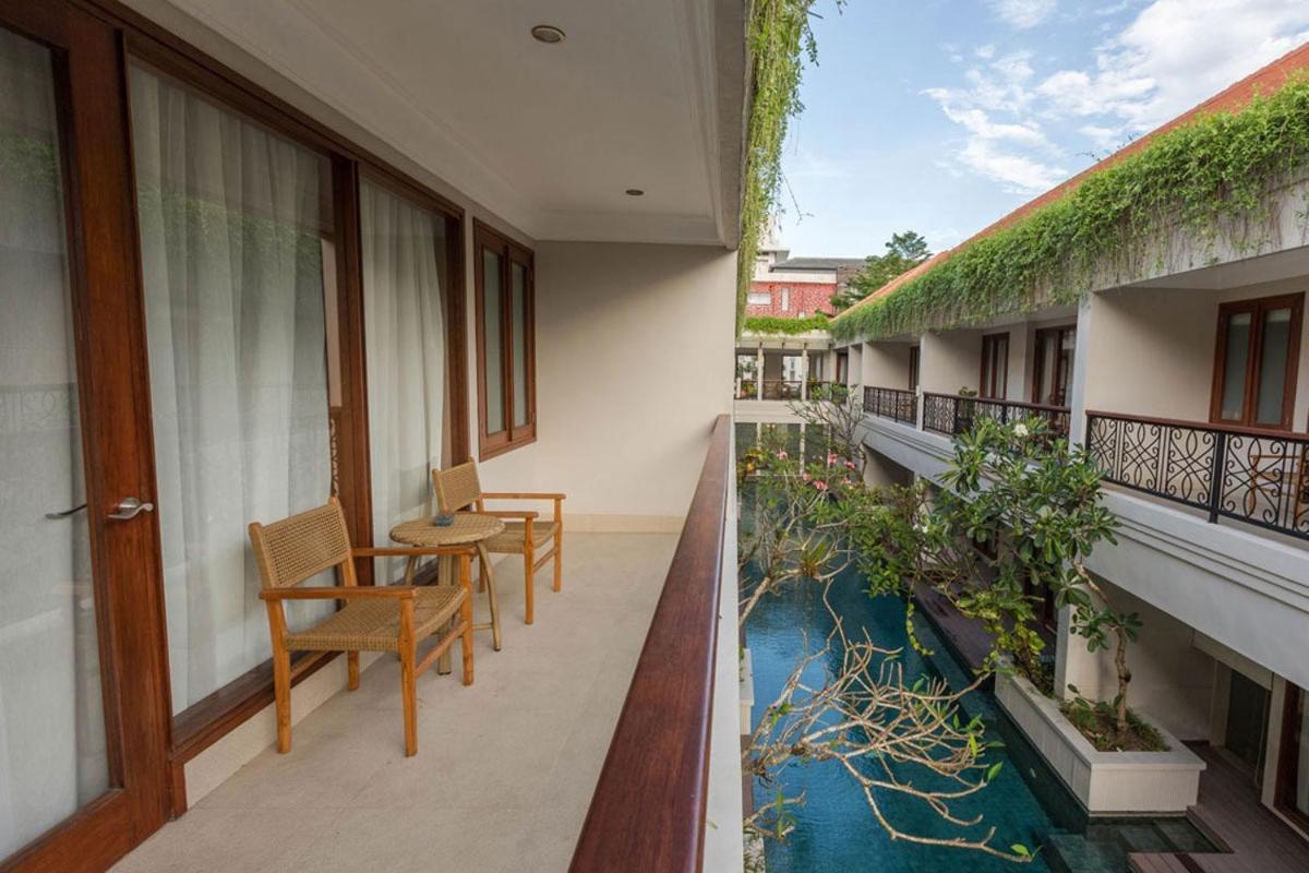 Lagoon Hotel 3*